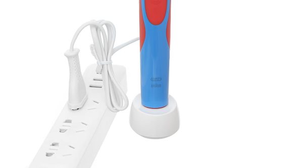 Bàn chải điện trẻ em Oral-B Vitality D12 Stages Power Cars