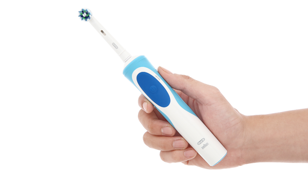 Bàn chải điện Oral-B Vitality CrossAction Blue D12.513