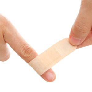 Băng cá nhân vải Urgo Durable (2 x 6cm) hộp 102 miếng