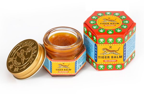 Dầu xoa Tiger Balm Red lọ 19.4g