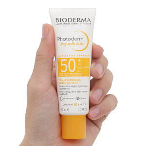 Kem chống nắng Bioderma Photoderm Aquafluide SPF50+ giảm bóng nhờn trên da tuýp 40ml