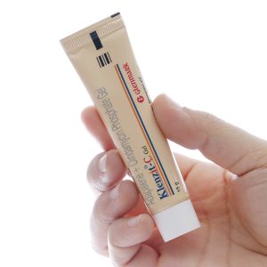 Klenzit-C Gel trị mụn trứng cá tuýp 15g