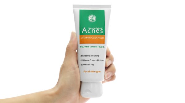 Kem rửa mặt Acnes Vitamin sáng da, mờ vết thâm tuýp 100g