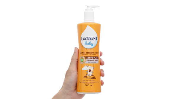 Sữa tắm gội Lactacyd Baby Active Play giúp dưỡng ẩm, giảm kích ứng cho da bé chai 500ml