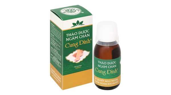 Dung dịch Thảo Dược Ngâm Chân Cung Đình hỗ trợ giảm triệu chứng phong thấp chai 100ml