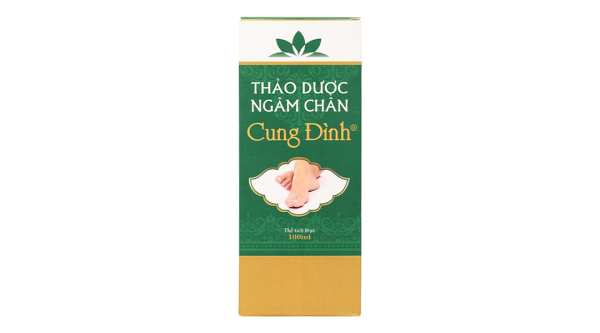 Dung dịch Thảo Dược Ngâm Chân Cung Đình hỗ trợ giảm triệu chứng phong thấp chai 100ml