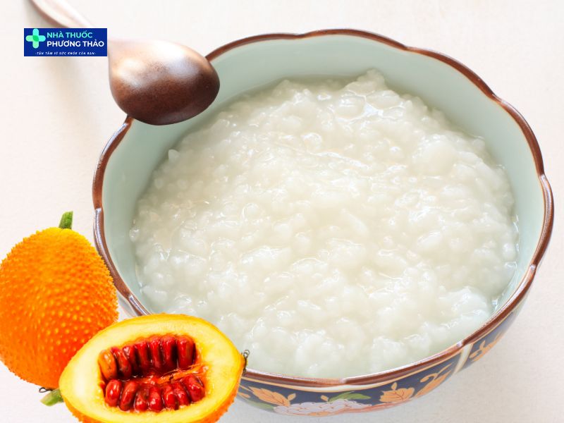 Vì sao nên cho trẻ ăn cháo dầu gấc?